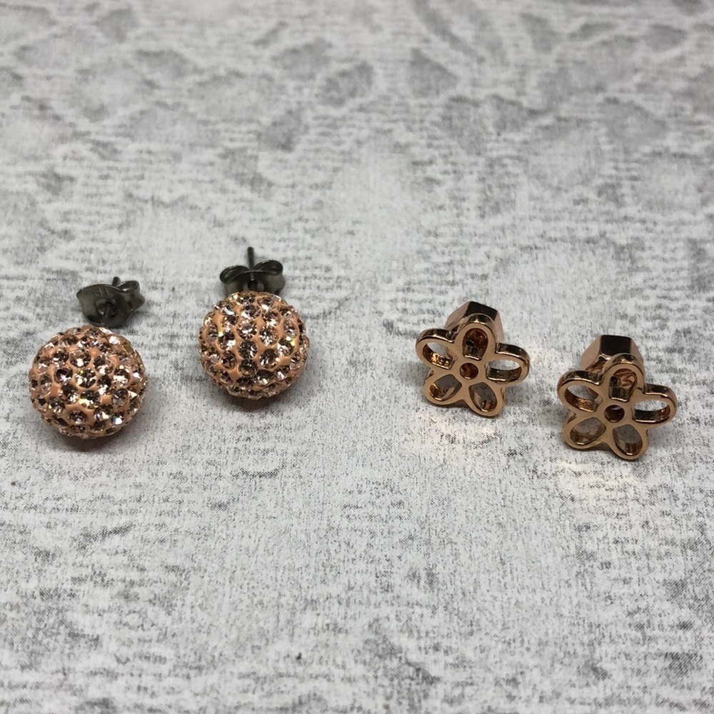 BUNDLE lot 2 brand name post/stud earrings MMJ Marc Jacobs and TP Casual Dressy